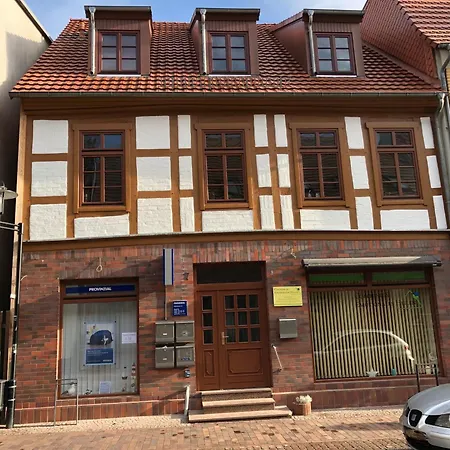 Historisches Wohnen Nahe Rathaus Und Steintor Malchin